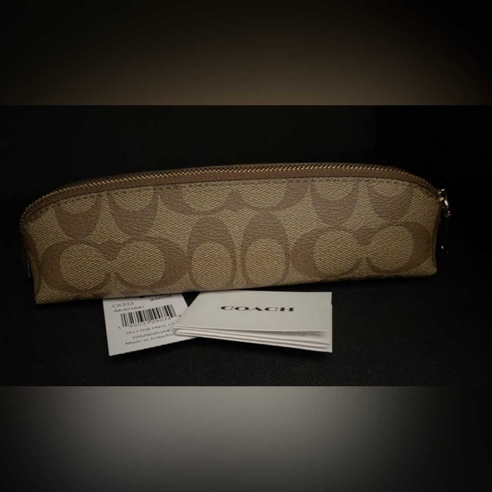 Coach - Pencil Case In Signature Canvas.